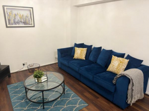 Spacious 3-bed apartment close to Birmingham City with free parking with Netflix